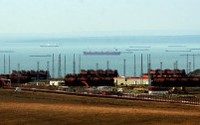 Медведев подписал распоряжение о расширении морского порта Тамань